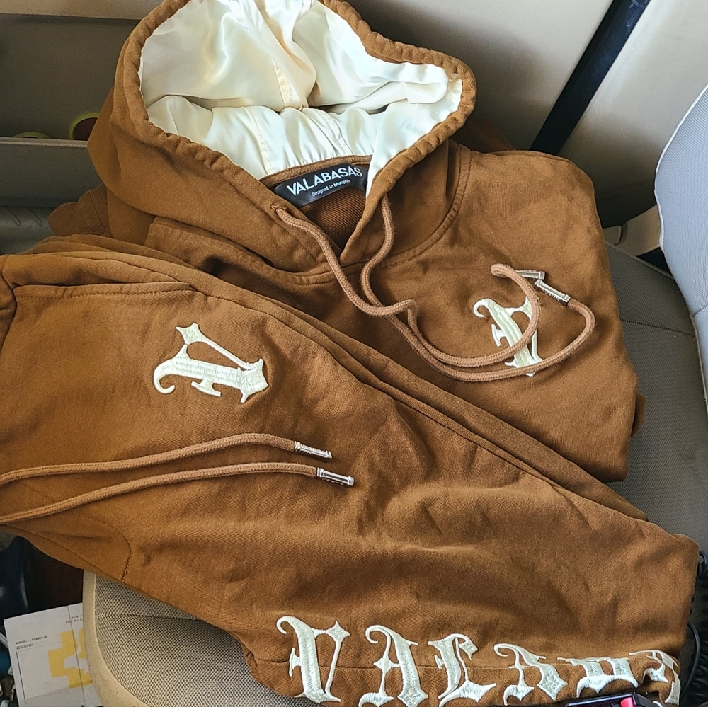Valabasas Hoodie and sweatpants